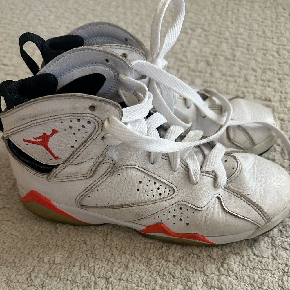 Nike Air Jordan basketball shoes 5Y